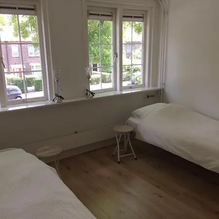 בית נופש House With Sunny Garden רוטרדם