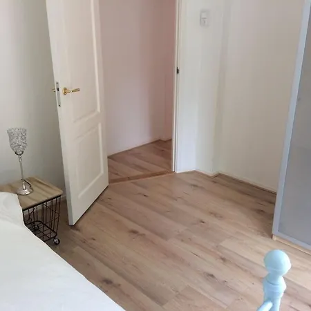 בית נופש House With Sunny Garden *