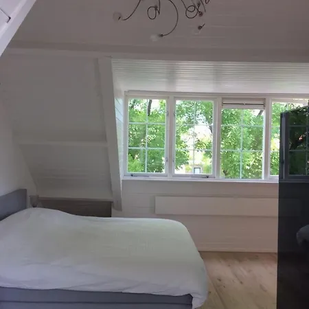 House With Sunny Garden Holiday home Rotterdam