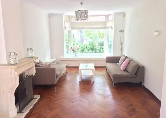 בית נופש House With Sunny Garden *