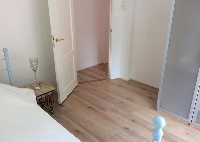 בית נופש House With Sunny Garden *