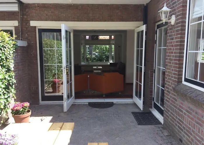 بيت للعطل House With Sunny Garden