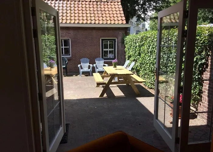 House With Sunny Garden Holiday home Rotterdam