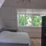House With Sunny Garden Feriehus Rotterdam