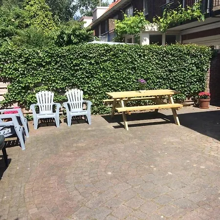 House With Sunny Garden Σπίτι διακοπών